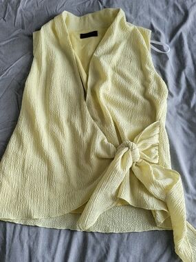 Donna Karan Pale Yellow Sleeveless Wrap Tie Camisole